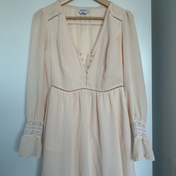 Bebe flowy beige dress - Picture 3 of 3